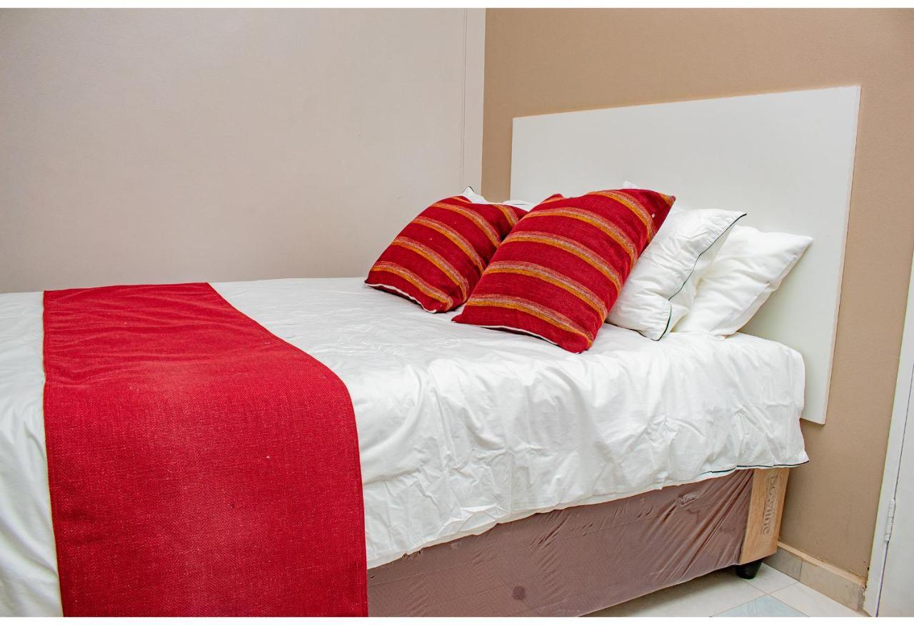 R Executive Apartments Хараре Экстерьер фото