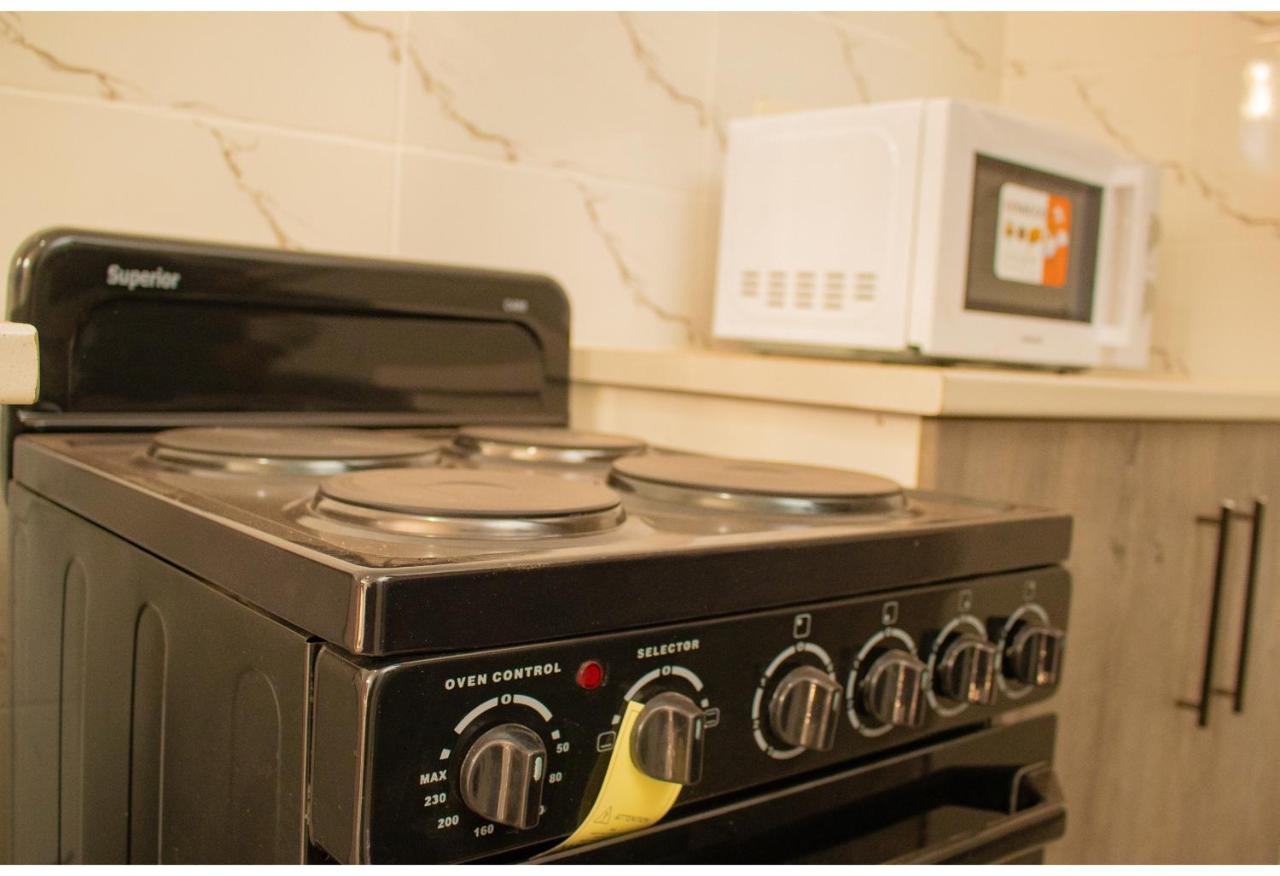 R Executive Apartments Хараре Экстерьер фото