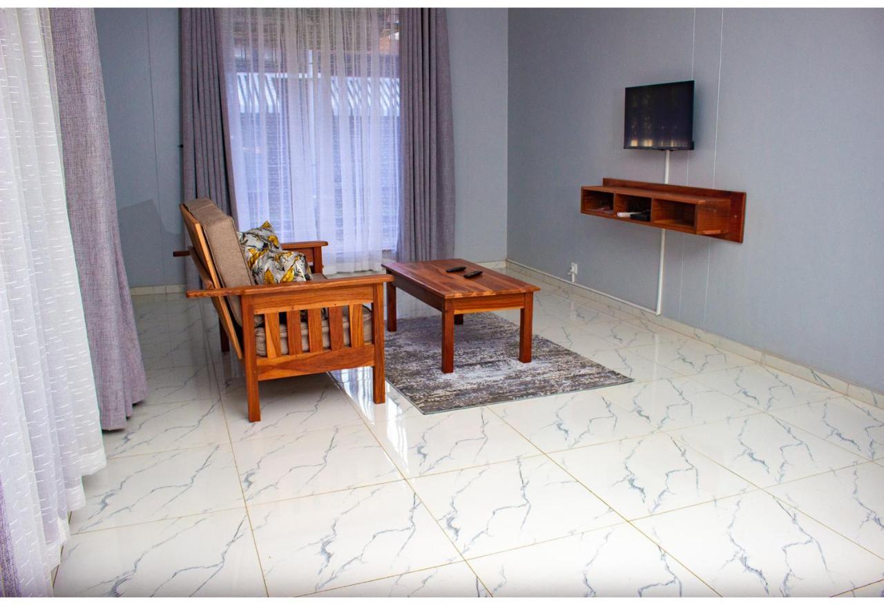 R Executive Apartments Хараре Экстерьер фото