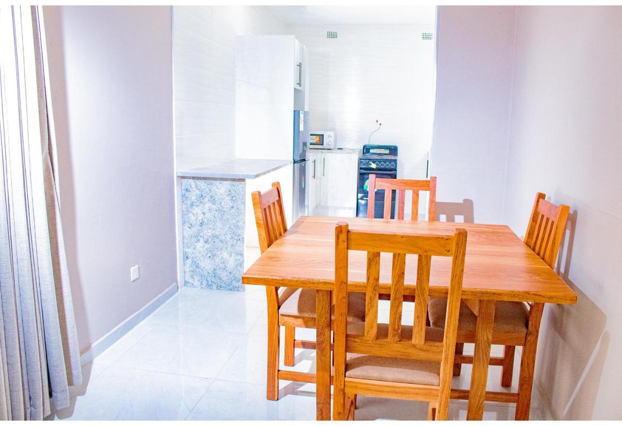 R Executive Apartments Хараре Экстерьер фото