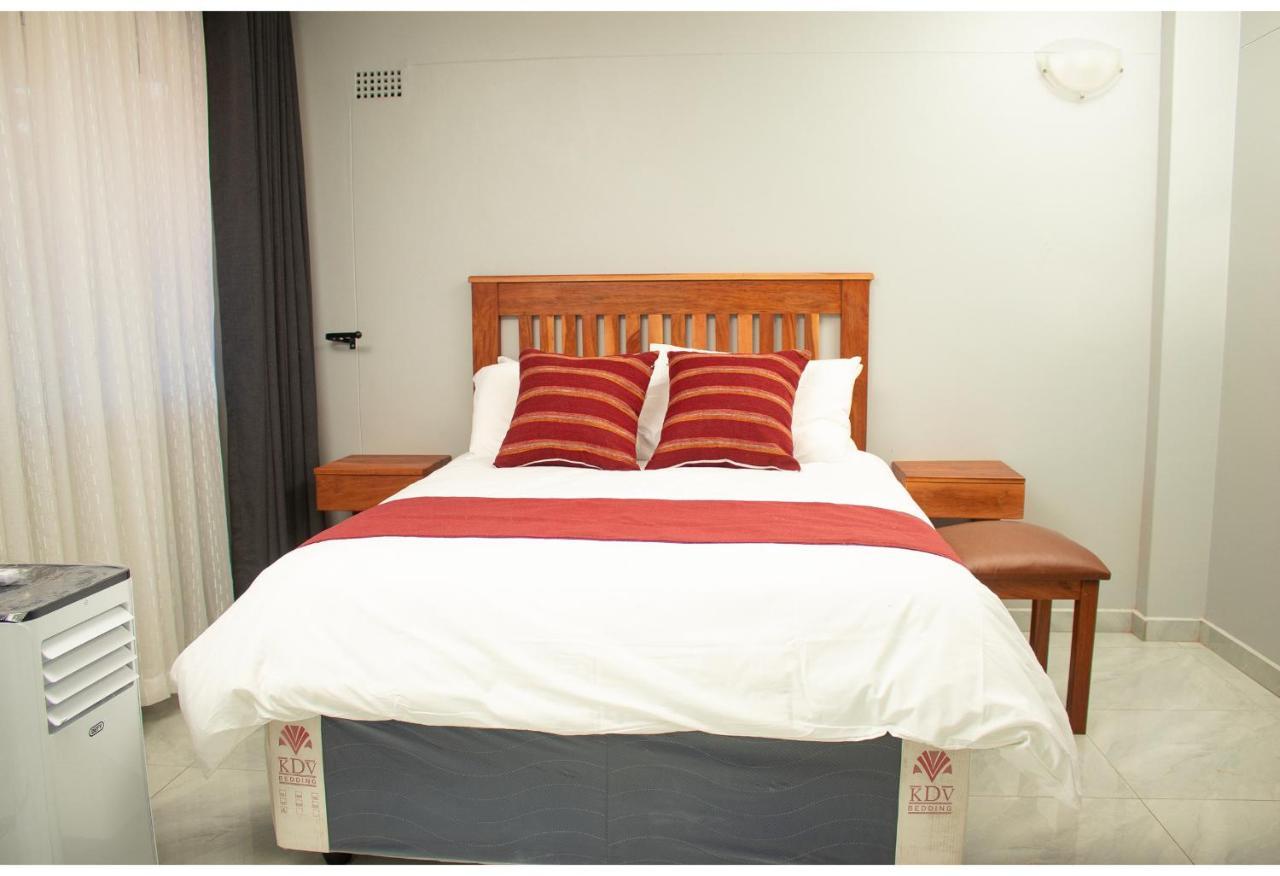 R Executive Apartments Хараре Экстерьер фото
